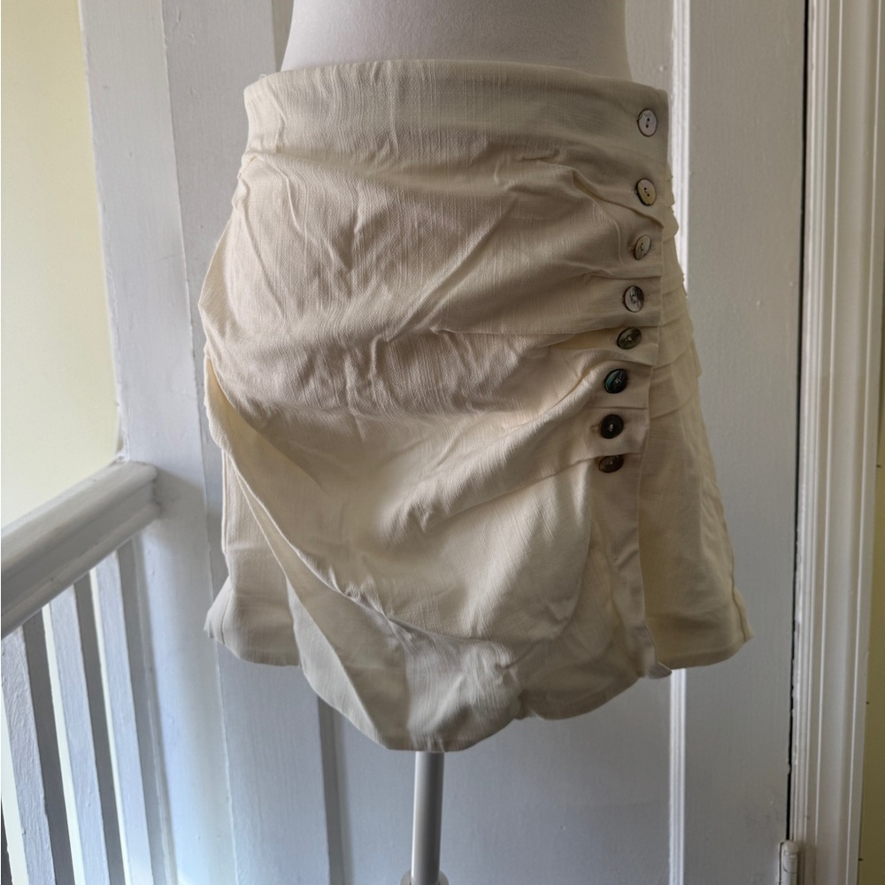 Zara Elegant Cream Mini Skirt, M, Very Good Condition